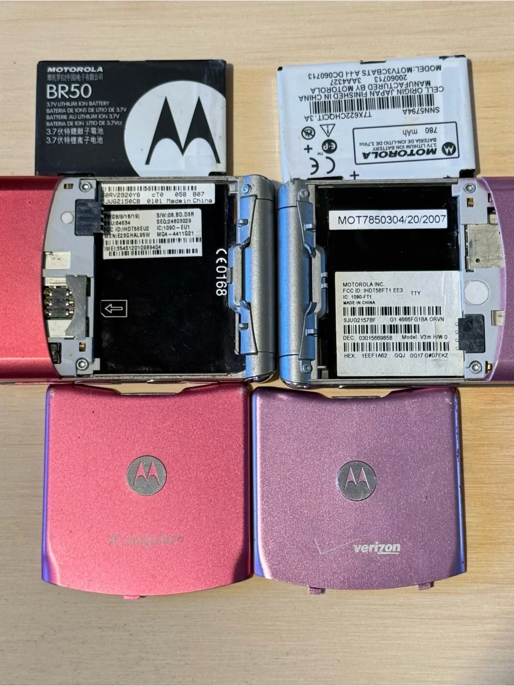 2-Motorola RAZR V3/M Pink/Hot-Pink Flip Cell Phones Turns On UNTESTED-No Charg!